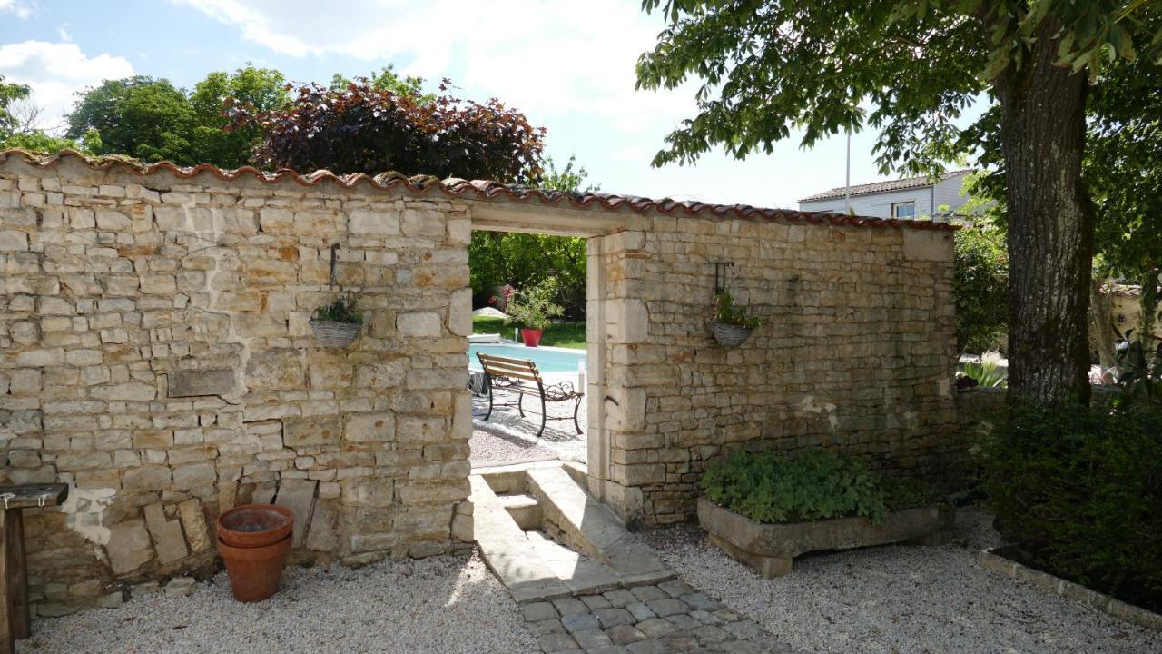 Bed and Breakfast La Rochelle et l'Aunis à Saint-Sauveur-d'Aunis Extérieur photo